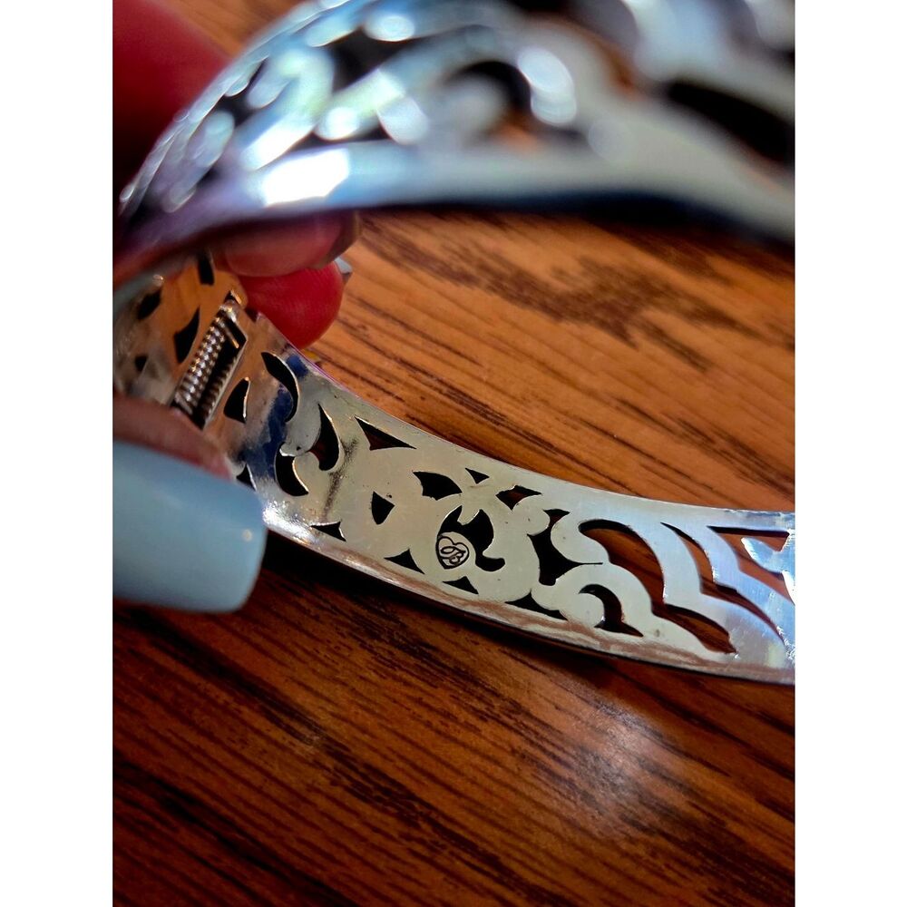 💐BRIGHTON Silver Filigree Heart & Scroll Hinged Bracelet - Picture 3 of 8